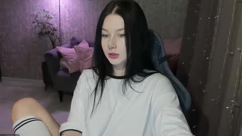 Snapshot of alinegreeeen chatting on 10.16.25 Aline Greeeen online show from 10.16.25