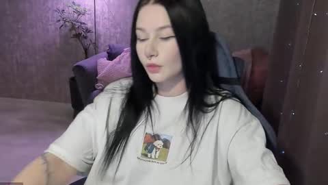 Snapshot of alinegreeeen chatting on 10.23.25 Aline Greeeen online show from 10.23.25