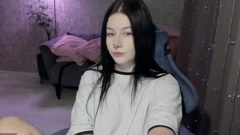 Snapshot of alinegreeeen chatting on 10.24.25 Aline Greeeen online show from 10.24.25