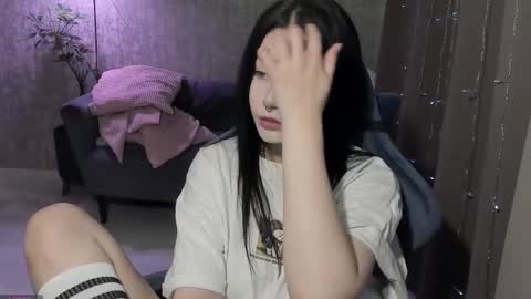 Snapshot of alinegreeeen chatting on 10.27.25 Aline Greeeen online show from 10.27.25