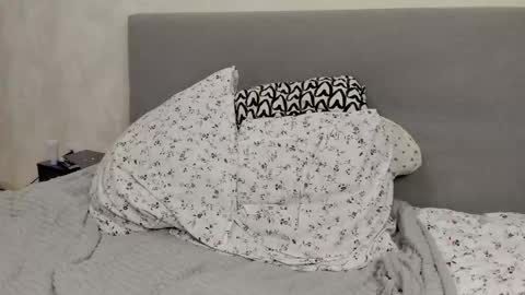 Snapshot of alinegreeeen chatting on 11.08.25 Aline Greeeen online show from 11.08.25