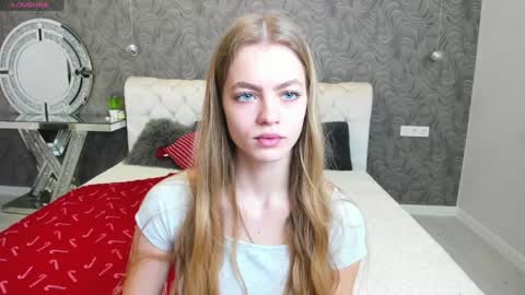 Snapshot of alisa_glamur chatting on 12.11.24 alisa_glamur online show from 12.11.24