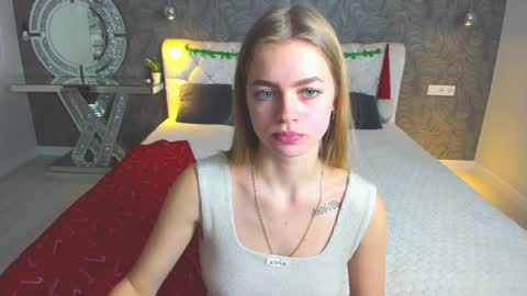 Snapshot of alisa_glamur chatting on 12.29.24 alisa_glamur online show from 12.29.24