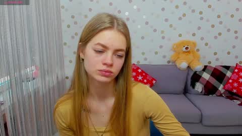 Snapshot of alisa_glamur chatting on 01.08.25 alisa_glamur online show from 01.08.25