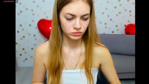 Snapshot of alisa_glamur chatting on 01.23.25 alisa_glamur online show from 01.23.25