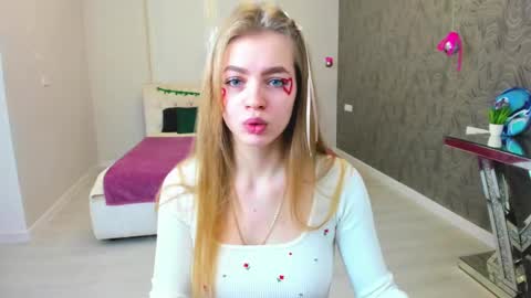 Snapshot of alisa_glamur chatting on 02.14.25 alisa_glamur online show from 02.14.25