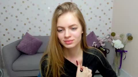 Snapshot of alisa_glamur chatting on 02.19.25 alisa_glamur online show from 02.19.25