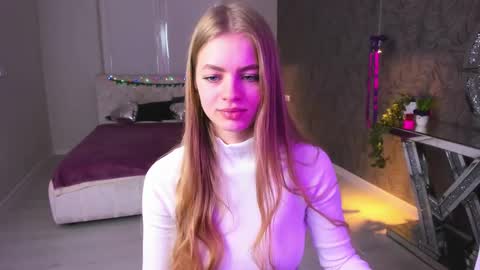 Snapshot of alisa_glamur chatting on 02.25.25 alisa_glamur online show from 02.25.25
