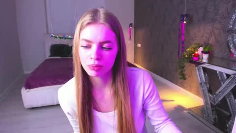 Snapshot of alisa_glamur chatting on 02.26.25 alisa_glamur online show from 02.26.25