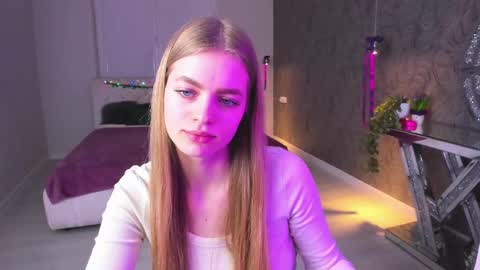 Snapshot of alisa_glamur chatting on 03.02.25 alisa_glamur online show from 03.02.25
