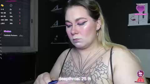 Snapshot of alisa_u chatting on 09.25.25 alisa_u online show from 09.25.25