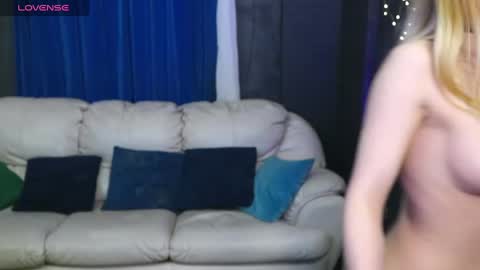 Snapshot of alisaaleks chatting on 02.09.25 Alisa Aleks online show from 02.09.25
