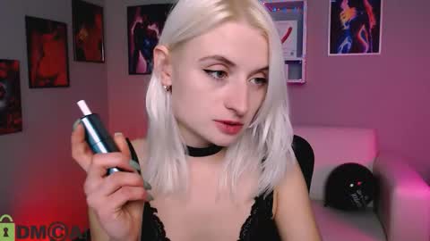 Snapshot of alisabliss chatting on 10.21.25 Alisa online show from 10.21.25