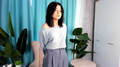 Snapshot of alisaglow chatting on 07.01.26 Im Alisa and its my first day here online show from 07.01.26
