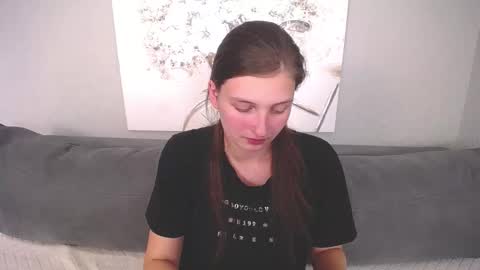 Snapshot of alisaperes chatting on 09.11.25 Alisa online show from 09.11.25