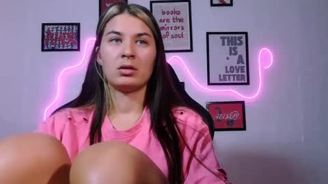 Snapshot of alisarossy chatting on 06.16.26 Alisa online show from 06.16.26