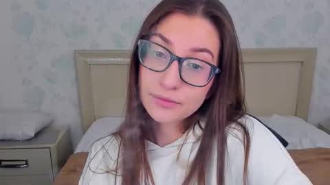 Snapshot of alishamurray chatting on 12.20.24 Alina online show from 12.20.24