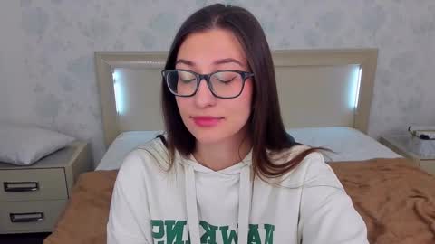 Snapshot of alishamurray chatting on 12.20.24 Alina online show from 12.20.24