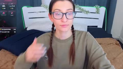 Snapshot of alishamurray chatting on 12.28.24 Alina online show from 12.28.24