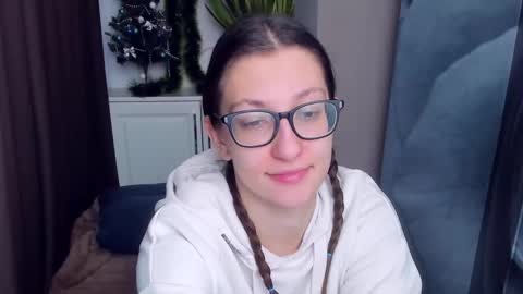 Snapshot of alishamurray chatting on 12.29.24 Alina online show from 12.29.24