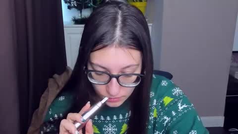 Snapshot of alishamurray chatting on 01.03.25 Alina online show from 01.03.25