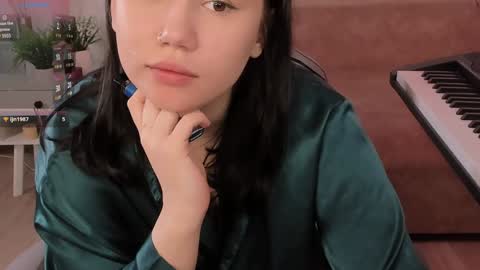 Snapshot of alisia_mars chatting on 01.27.25 Alisia online show from 01.27.25
