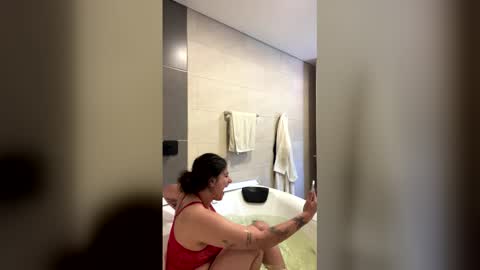 alison_and_lucy_ online show from 03.15.26