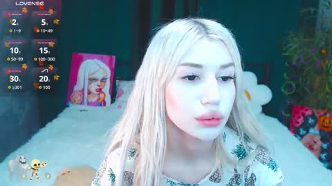 Snapshot of alison_moonlight chatting on 11.11.25 Alison online show from 11.11.25