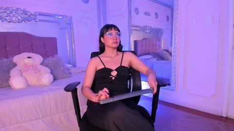 Alison Fishert online show from 12.06.24