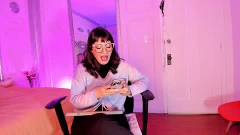 Alison Fishert online show from 10.11.25