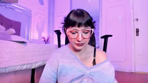 Alison Fishert online show from 11.05.25