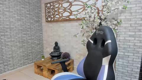 alisonn_doll online show from 10.29.25