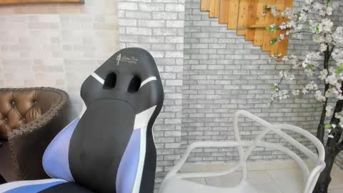 alisonn_doll online show from 12.19.25