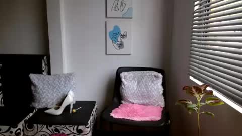 Snapshot of alisonturbay chatting on 06.19.26 Alisonturbay online show from 06.19.26