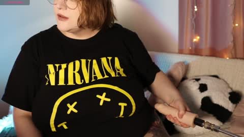 Snapshot of alissa_styles chatting on 12.13.24 Alissa online show from 12.13.24