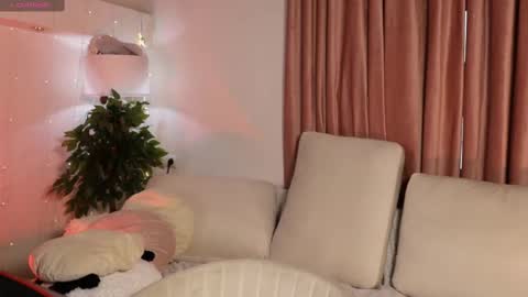 Snapshot of alissa_styles chatting on 03.01.25 Alissa online show from 03.01.25