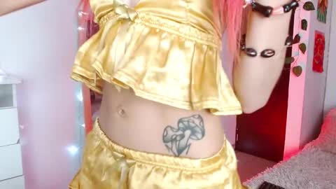 alissesallie_ online show from 12.06.24