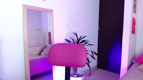 alissesallie_ online show from 01.19.25
