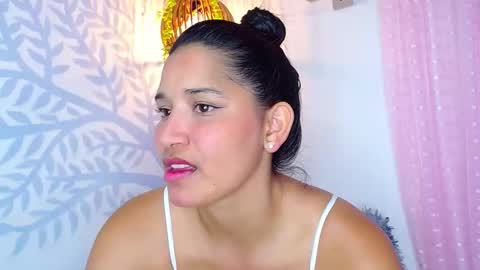 Snapshot of alisson_wiley chatting on 04.27.26 alisson online show from 04.27.26