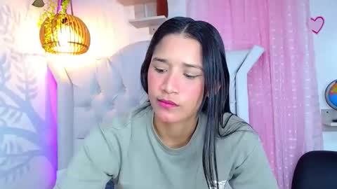 Snapshot of alisson_wiley chatting on 05.17.26 alisson online show from 05.17.26