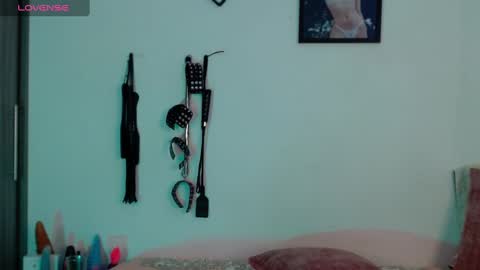 Alisson Beckett online show from 02.21.25