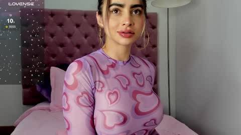 Snapshot of alissondomit chatting on 02.28.25 Alisson Domit online show from 02.28.25
