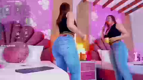 Snapshot of alissonpeach01 chatting on 09.23.25 alissonpeach01 online show from 09.23.25