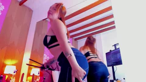 Snapshot of alissonpeach01 chatting on 10.01.25 alissonpeach01 online show from 10.01.25