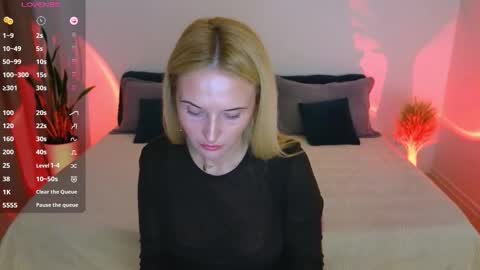 alisssarose online show from 10.14.25