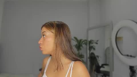 alix_18 online show from 09.19.25