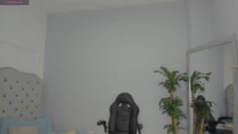 alix_18 online show from 09.23.25