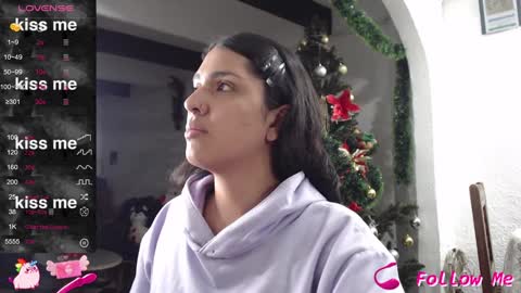 Snapshot of alix_beltran chatting on 12.02.24 Alix online show from 12.02.24