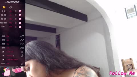 Snapshot of alix_beltran chatting on 01.06.25 Alix online show from 01.06.25