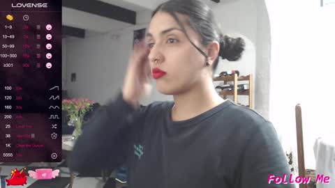 Snapshot of alix_beltran chatting on 02.03.25 Alix online show from 02.03.25